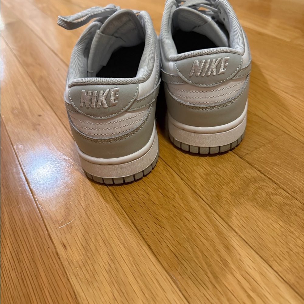 Nike Light Gray and White Dunks size 7 - Picture 5 of 8